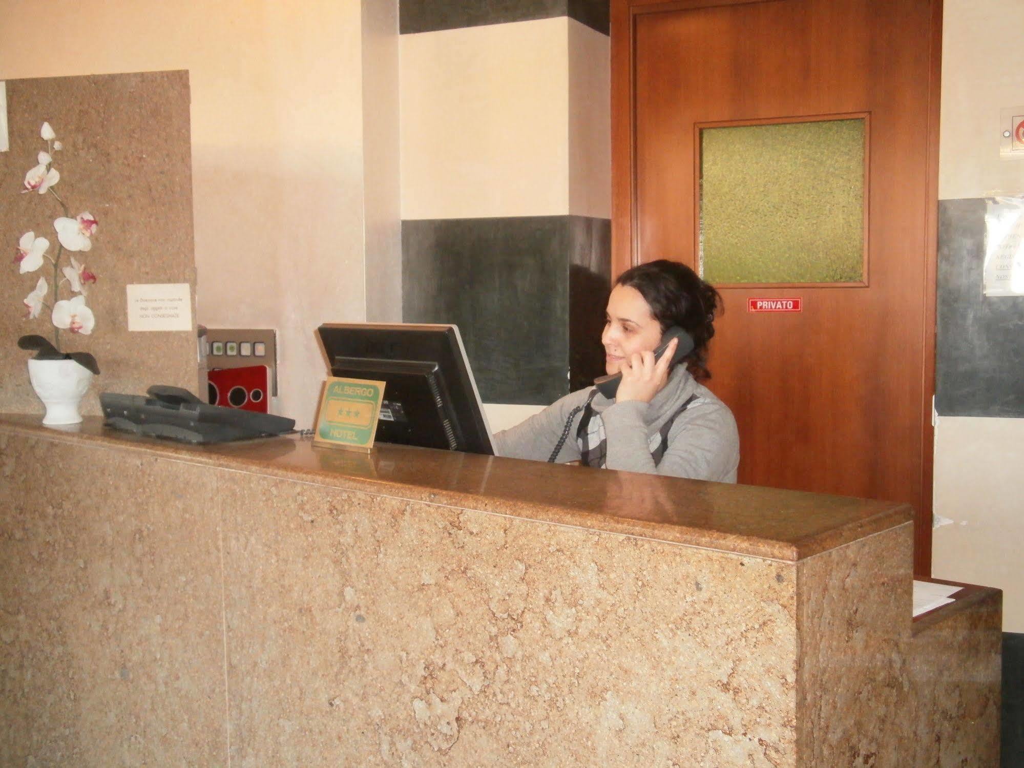 Albergo Villa & Roma Pallazzolo sullʼOglio Εξωτερικό φωτογραφία